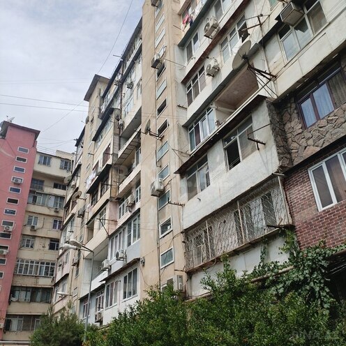 5 otaqlı köhnə tikili - 8-ci mikrorayon q. - 110 m² (1)