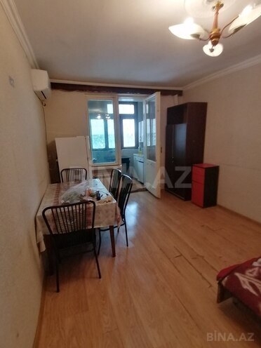 2 otaqlı köhnə tikili - İnşaatçılar m. - 45 m² (1)