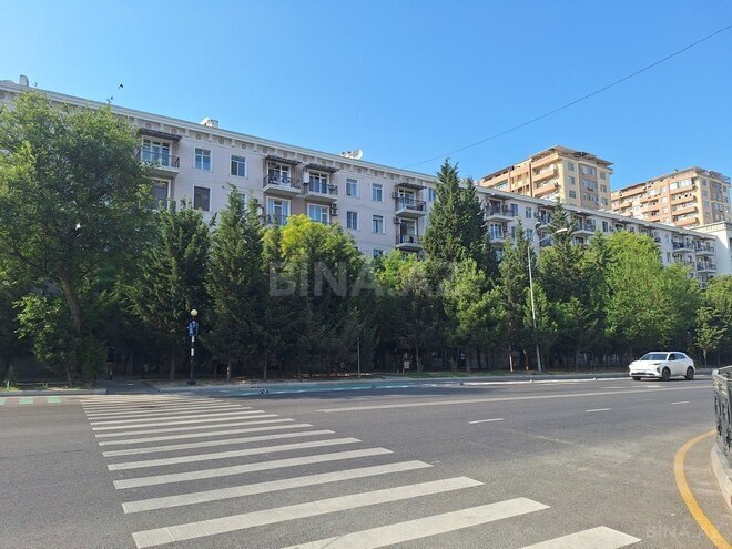 3 otaqlı köhnə tikili - 28 May m. - 65 m² (1)