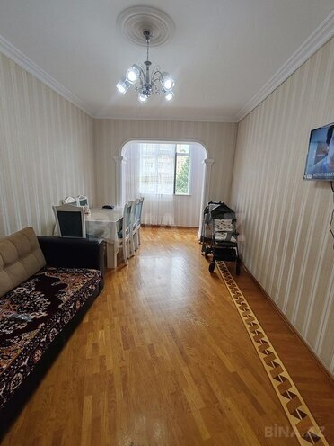 3 otaqlı köhnə tikili - İnşaatçılar m. - 100 m² (1)
