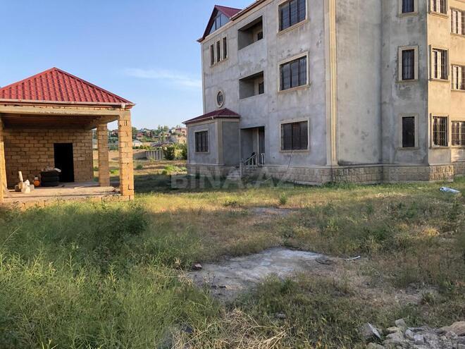 12 otaqlı həyət evi/bağ evi - Novxanı q. - 550 m² (1)