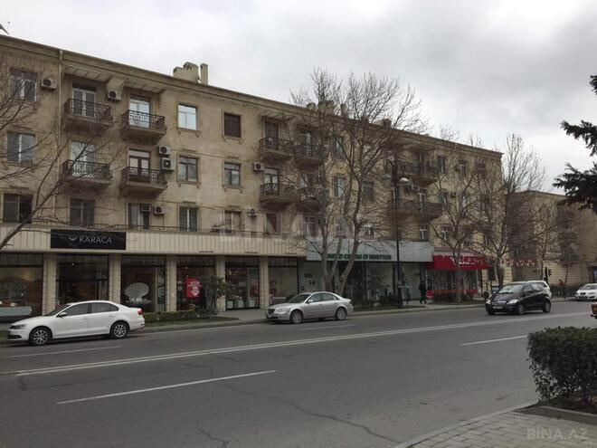 2-комн. вторичка - м. Элмляр Академиясы - 60 м² (1)