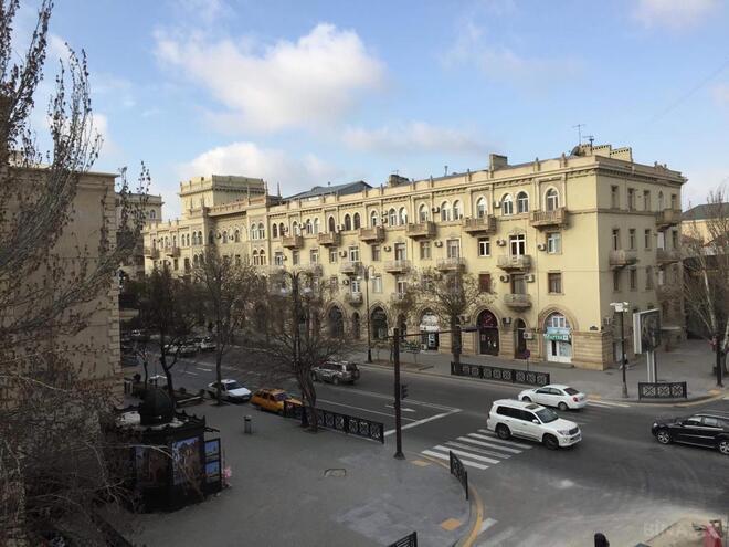2-комн. вторичка - м. Элмляр Академиясы - 60 м² (2)