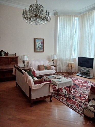 6 otaqlı həyət evi/bağ evi - Badamdar q. - 400 m² (10)