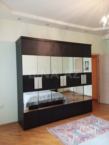 3-комн. новостройка - м. 8 ноября - 140 м² (10)