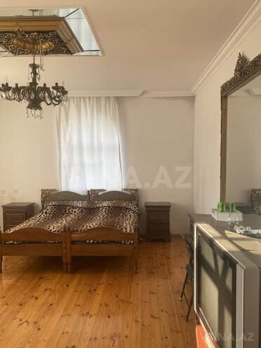 7 otaqlı həyət evi/bağ evi - Bülbülə q. - 250 m² (25)