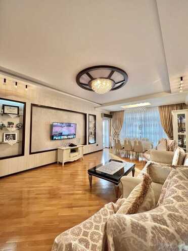 4 otaqlı yeni tikili - 8 Noyabr m. - 165 m² (1)