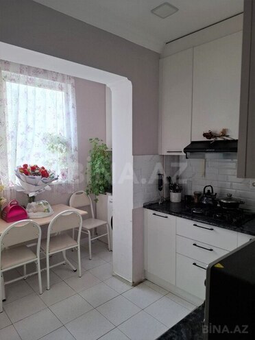 2 otaqlı köhnə tikili - İnşaatçılar m. - 55 m² (1)