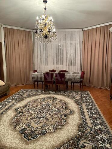 3 otaqlı köhnə tikili - İçəri Şəhər m. - 140 m² (1)
