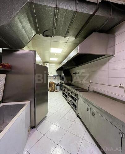 Obyekt - İnşaatçılar m. - 210 m² (15)