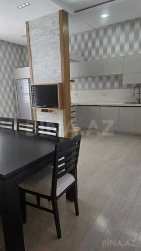 6 otaqlı həyət evi/bağ evi - Novxanı q. - 400 m² (12)