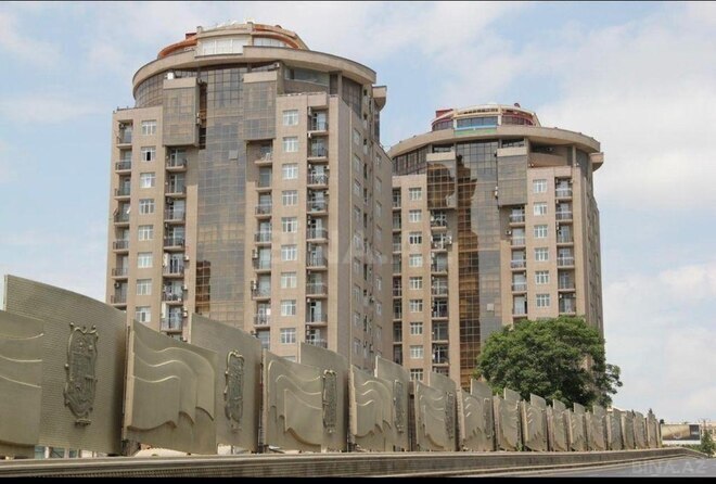 3 otaqlı yeni tikili - Nəsimi r. - 141 m² (1)