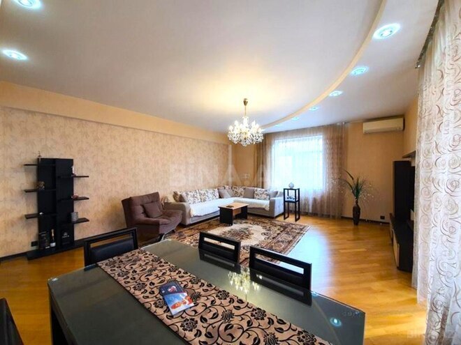 3 otaqlı yeni tikili - Elmlər Akademiyası m. - 160 m² (2)
