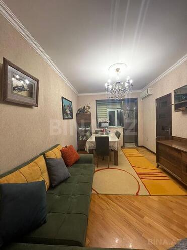 3 otaqlı köhnə tikili - 8 Noyabr m. - 55 m² (1)
