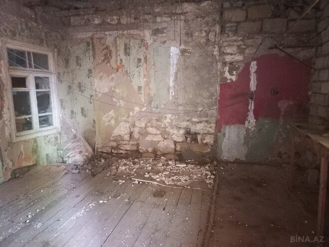 6 otaqlı həyət evi/bağ evi - Əmircan q. - 200 m² (15)