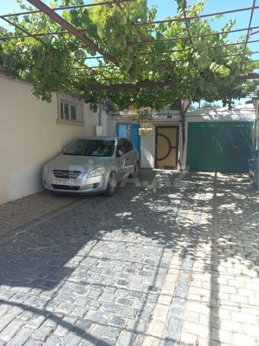 6 otaqlı həyət evi/bağ evi - Əmircan q. - 200 m² (20)