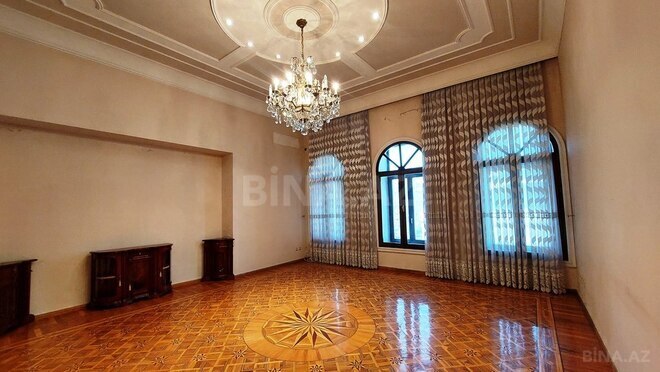Satılır 7 otaqlı köhnə tikili 750 m², Sahil m., photo 11 from 20