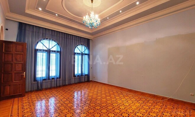 Satılır 7 otaqlı köhnə tikili 750 m², Sahil m., photo 13 from 20