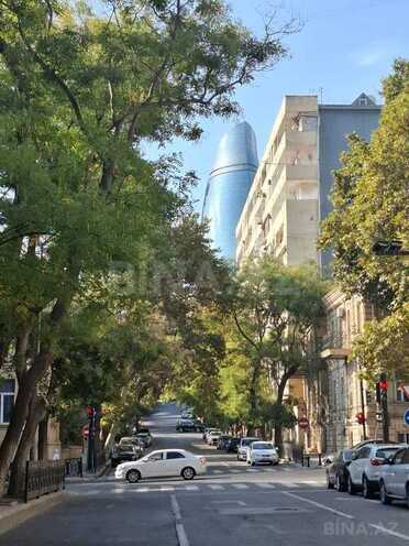 Satılır 6 otaqlı köhnə tikili 200 m², İçəri Şəhər m., photo 3 from 16