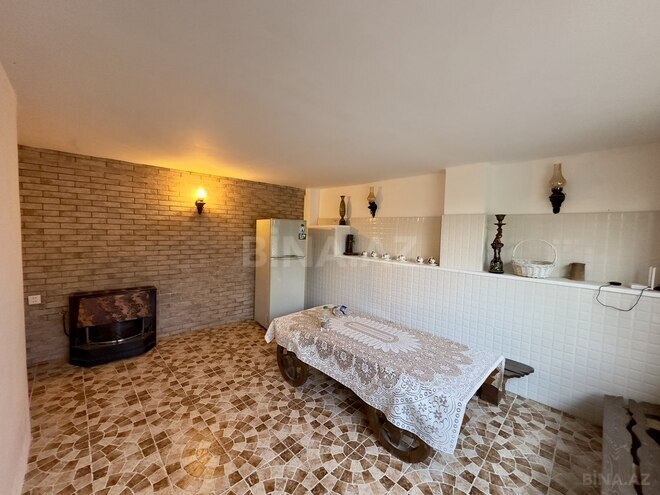 6 otaqlı həyət evi/bağ evi - Novxanı q. - 180 m² (4)