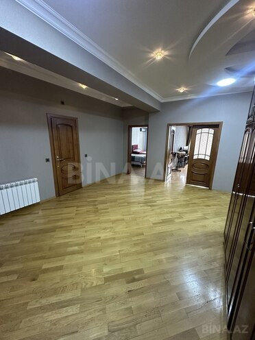 3 otaqlı yeni tikili - 8 Noyabr m. - 150 m² (2)