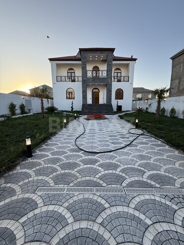 6 otaqlı həyət evi/bağ evi - Saray q. - 300 m² (1)