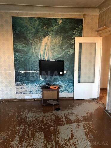2 otaqlı köhnə tikili - 8-ci mikrorayon q. - 55 m² (1)