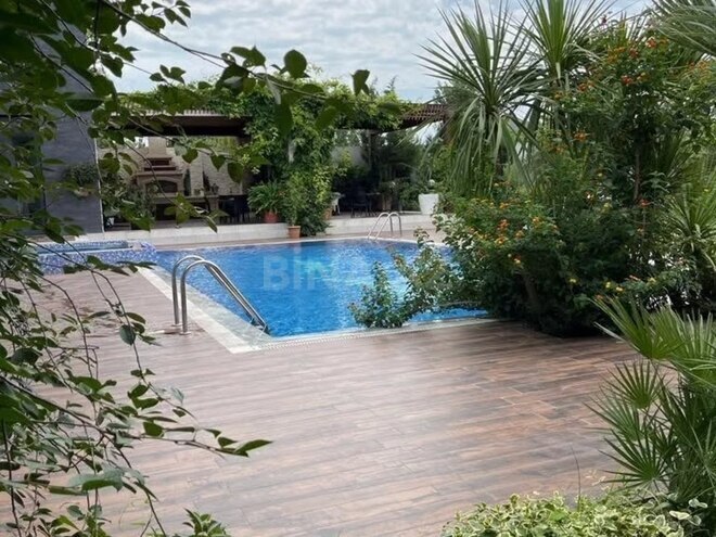 5 otaqlı həyət evi/bağ evi - Şüvəlan q. - 250 m² (3)