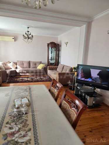 5 otaqlı köhnə tikili - 8-ci mikrorayon q. - 120 m² (1)