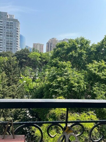 4 otaqlı köhnə tikili - 28 May m. - 100 m² (2)