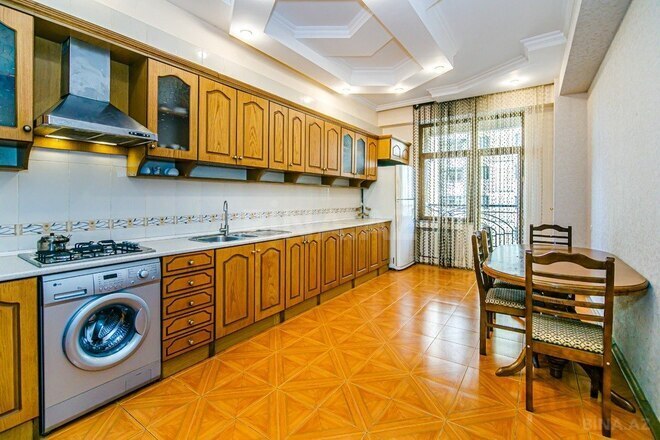 İcarəyə verilir 3 otaqlı yeni tikili 175 m², 28 May m., photo 12 from 32