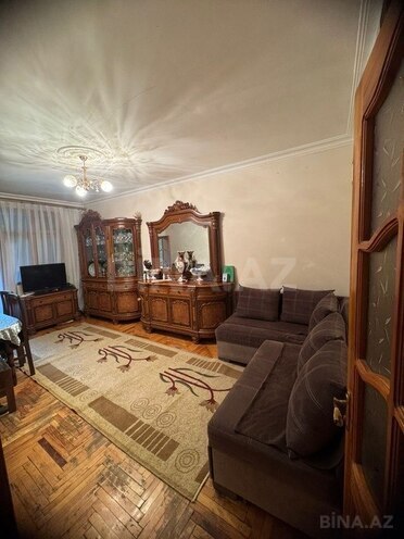 2 otaqlı köhnə tikili - 8-ci mikrorayon q. - 55 m² (1)