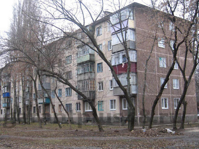 1 otaqlı köhnə tikili - İnşaatçılar m. - 33 m² (1)