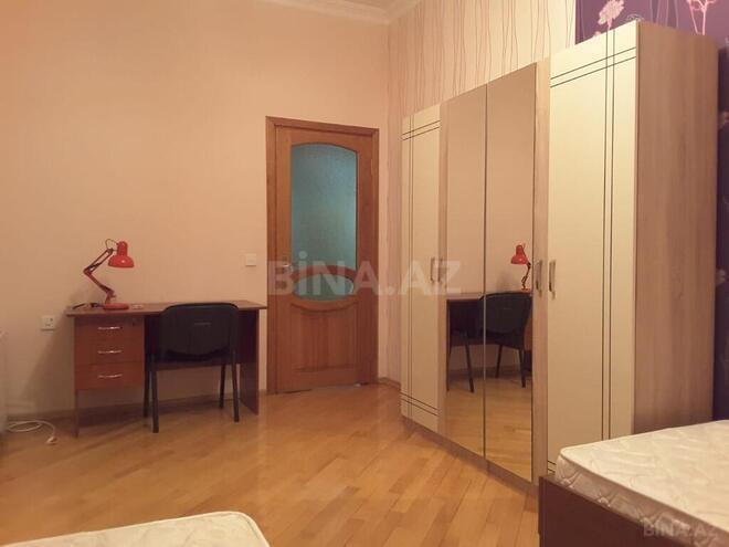 3-комн. новостройка - м. 8 ноября - 141 м² (22)