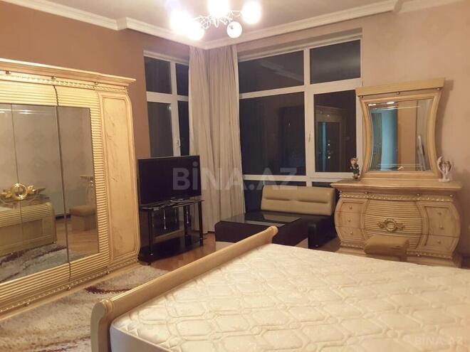 3-комн. новостройка - м. 8 ноября - 141 м² (21)