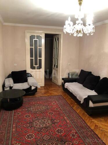 3 otaqlı köhnə tikili - İnşaatçılar m. - 65 m² (1)