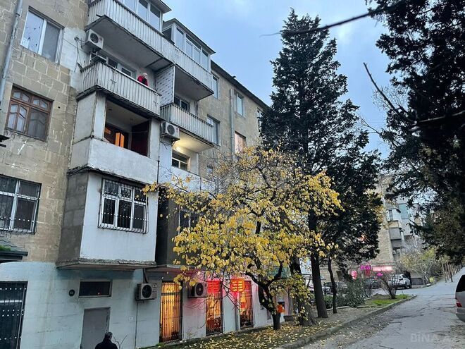 1 otaqlı köhnə tikili - İnşaatçılar m. - 40 m² (1)
