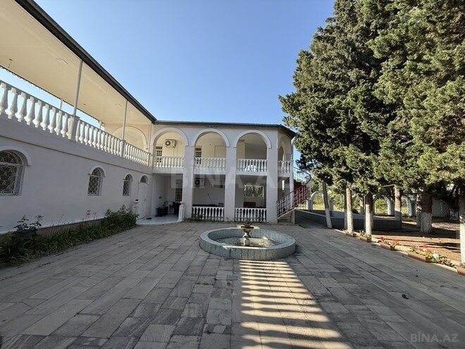 7 otaqlı həyət evi/bağ evi - Novxanı q. - 250 m² (1)