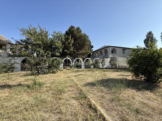 7 otaqlı həyət evi/bağ evi - Novxanı q. - 250 m² (20)