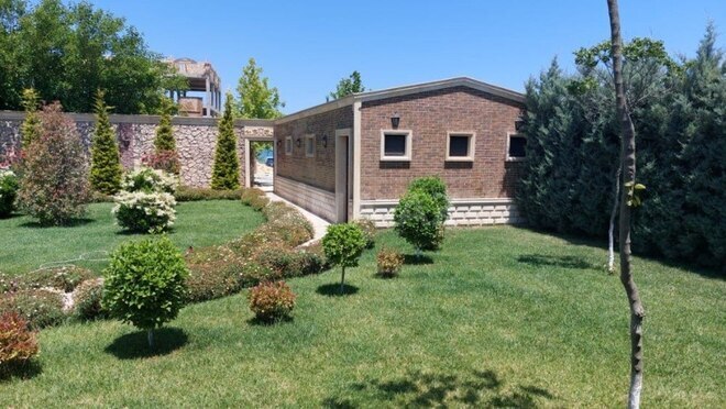 5 otaqlı həyət evi/bağ evi - Novxanı q. - 400 m² (21)