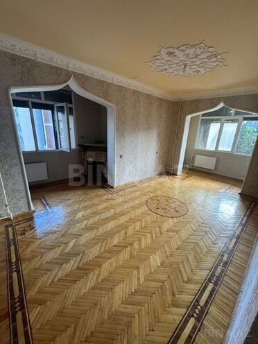3 otaqlı köhnə tikili - 8-ci mikrorayon q. - 98 m² (3)