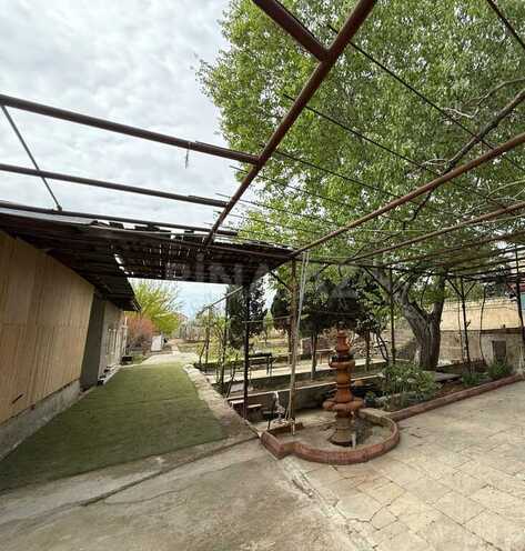 5 otaqlı həyət evi/bağ evi - Novxanı q. - 268.4 m² (1)