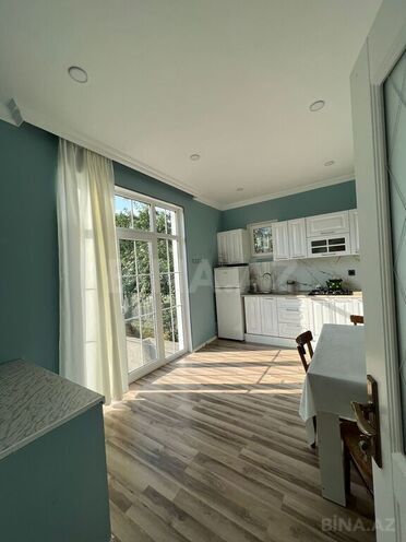 5 otaqlı həyət evi/bağ evi - Qəbələ - 250 m² (15)