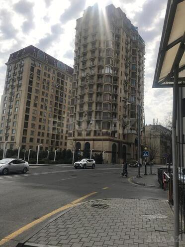 4 otaqlı yeni tikili - 28 May m. - 194 m² (1)