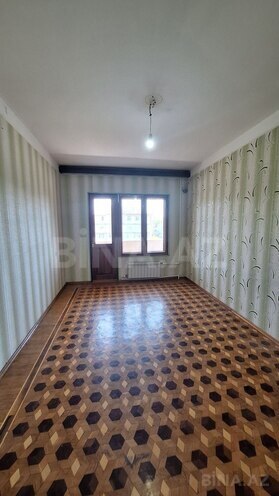 2 otaqlı köhnə tikili - 8-ci mikrorayon q. - 65 m² (2)