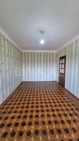 2 otaqlı köhnə tikili - 8-ci mikrorayon q. - 65 m² (1)