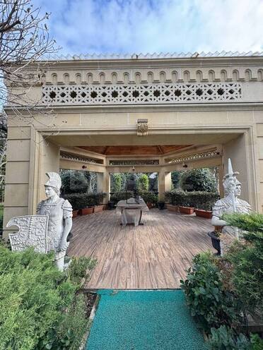 10 otaqlı həyət evi/bağ evi - Novxanı q. - 750 m² (27)