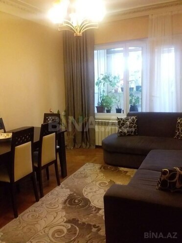 2 otaqlı köhnə tikili - İnşaatçılar m. - 65 m² (1)