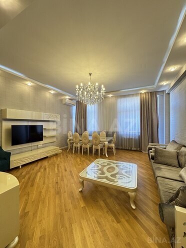 3 otaqlı yeni tikili - İnşaatçılar m. - 135 m² (1)