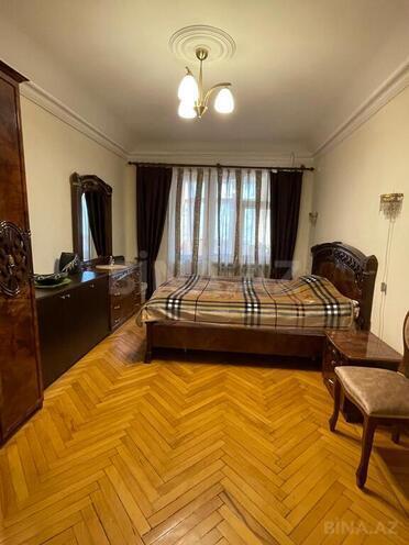 3 otaqlı köhnə tikili - 28 May m. - 90 m² (1)
